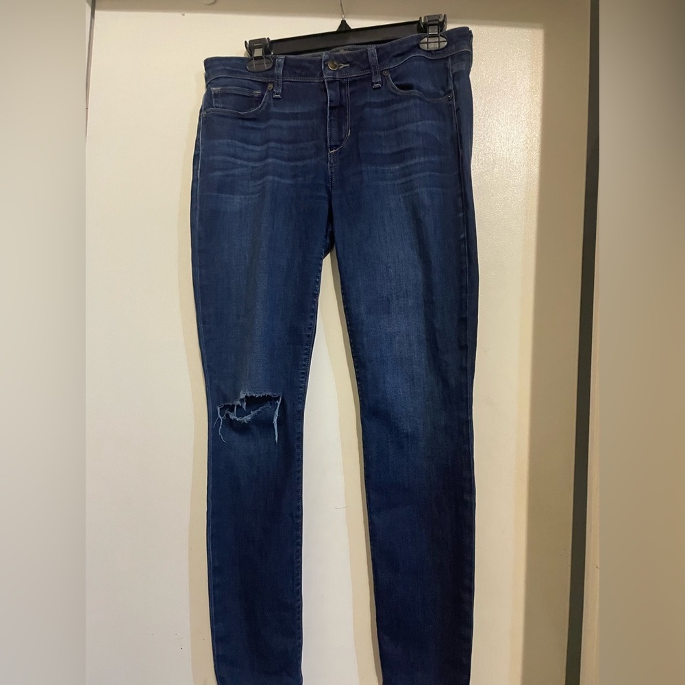 JOE'S‎ jean pants, size 29 skinny ankle. open in one knee in front